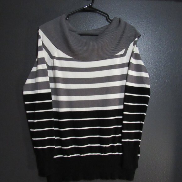 Questions Sz Medium Striped Sweater - Picture 1 of 4